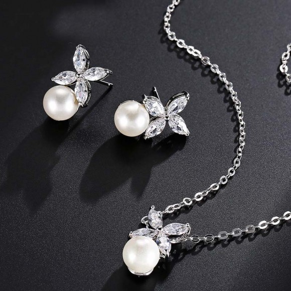 Набір прикрас із перлами Ніжність: кулон та сережки