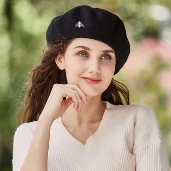 Брошь Пчела с кристаллами циркона Брошь Пчела с кристаллами циркона