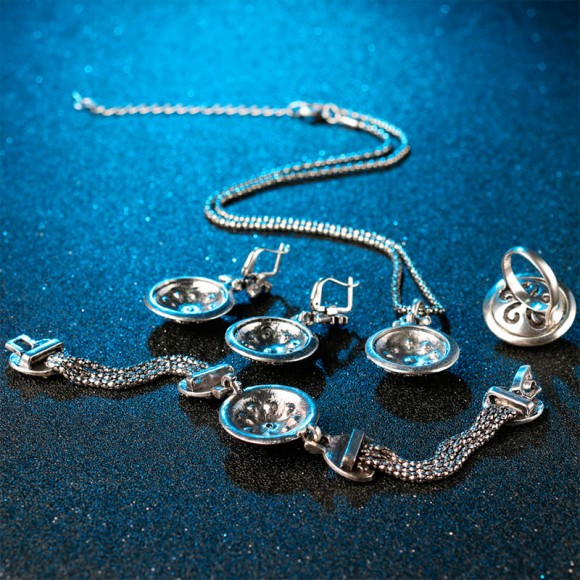 Турецкий набор украшений Берен: кольцо, серьги и браслет Турецкий набор украшений Берен: кольцо, серьги и браслет