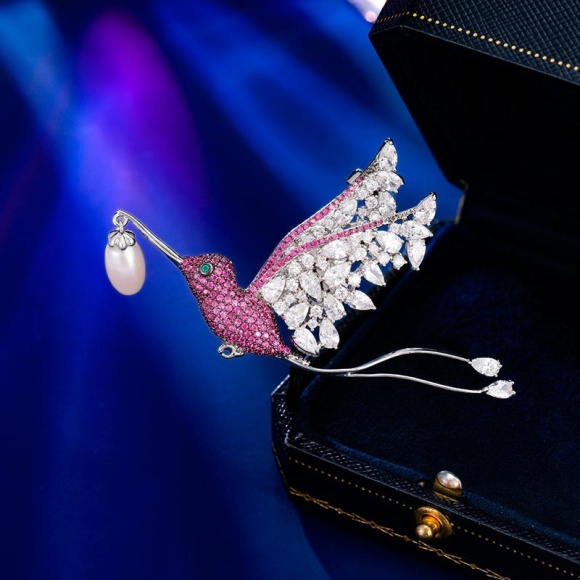 Брошь Колибри танец в воздухе Брошь Колибри танец в воздухе