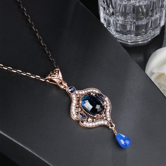 Набір Хасрет прикрас: кулон і сережки