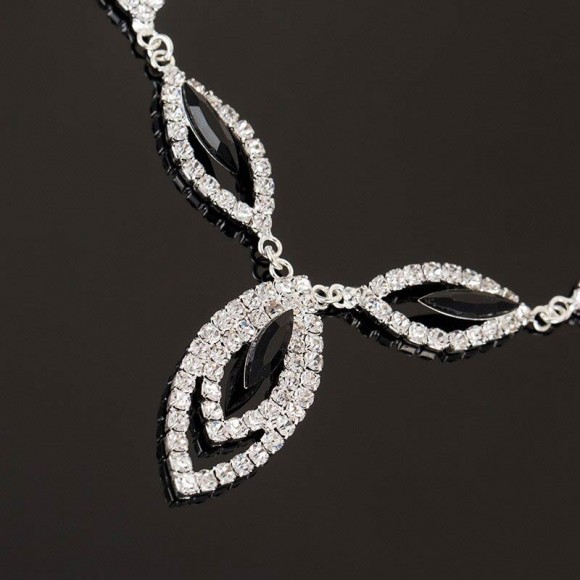 Набір прикрас: Кольє та сережки Жасмин Набір прикрас: Кольє та сережки Жасмин