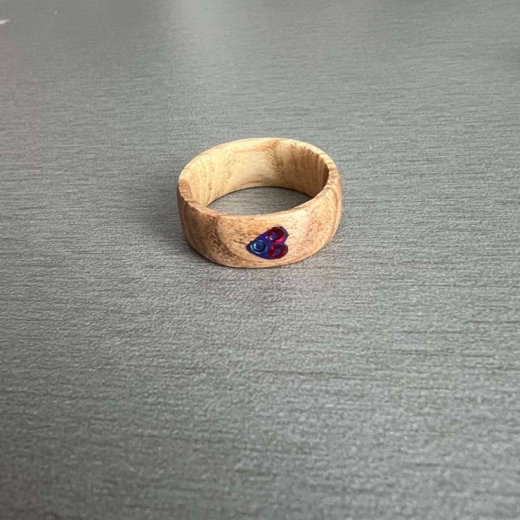 Кольцо из дерева Сердце Кольцо из дерева Сердце