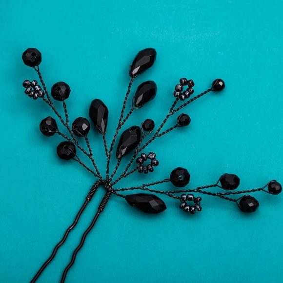 Черная шпилька для волос с кристаллами Черная шпилька для волос с кристаллами