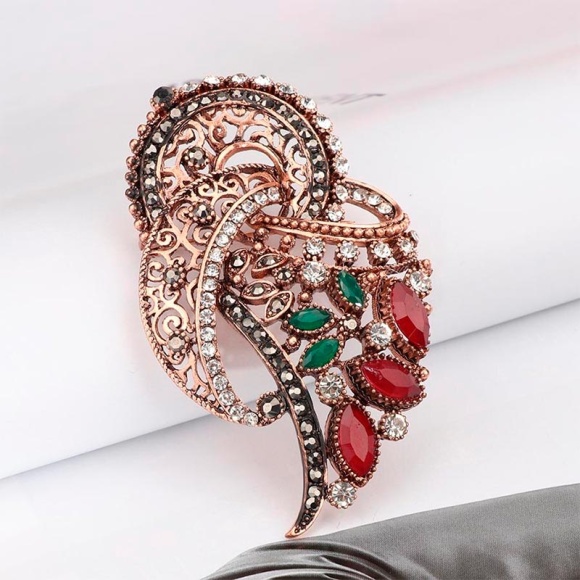 Брошка з камінням Деніз