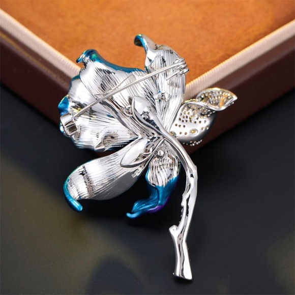 Брошь Ирис кристалл