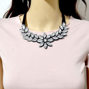 Колье Кристальное с атласной лентой Колье Кристальное с атласной лентой