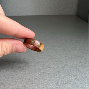 Кольцо из дерева Сердце ритм