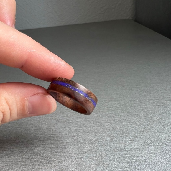 Кільце із дерева Лінія