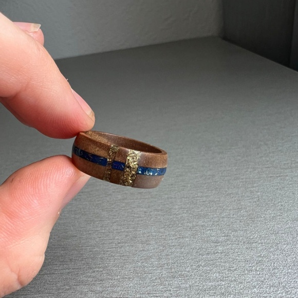 Кільце із дерева Лінія