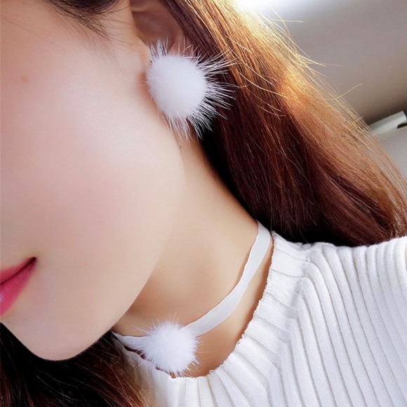 Набір прикрас: чокер і сережки з норки.