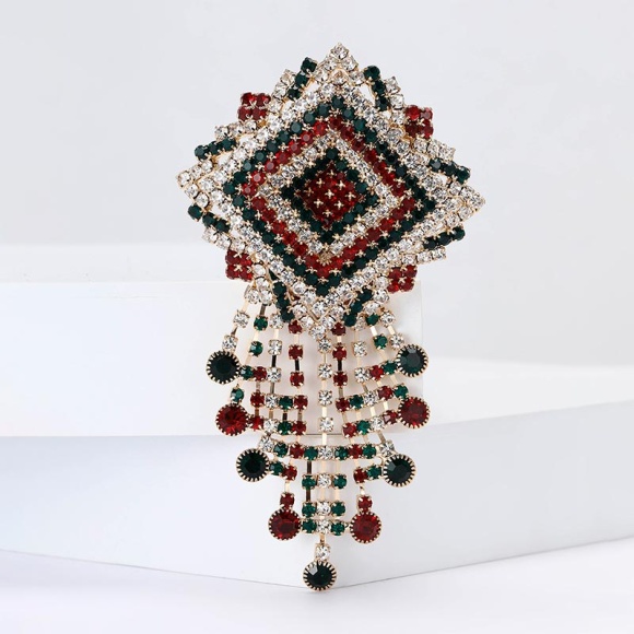 Брошка орнамент вишиванки водоспад