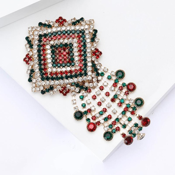 Брошка орнамент вишиванки водоспад