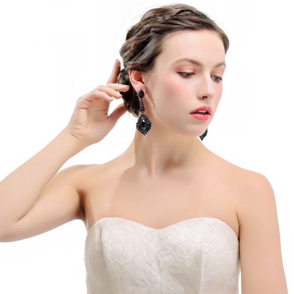 Сережки з чорним камінням Isabelle Black