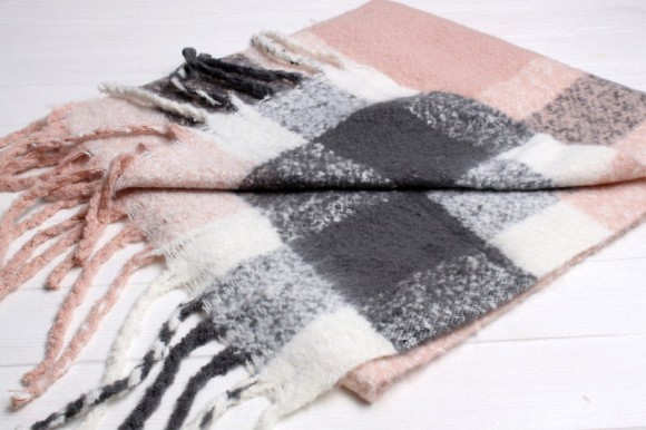 Теплий шарф з бахромою Aria Теплий шарф з бахромою Aria