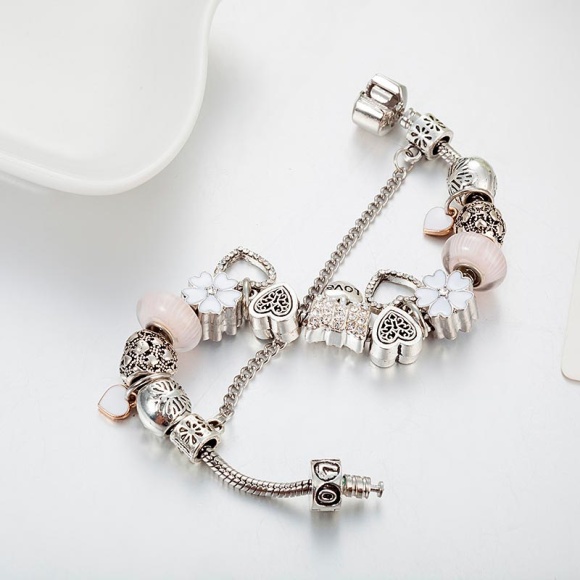 Браслет в стиле пандора два сердца Серебристое  Браслет в стиле пандора два сердца Серебристое