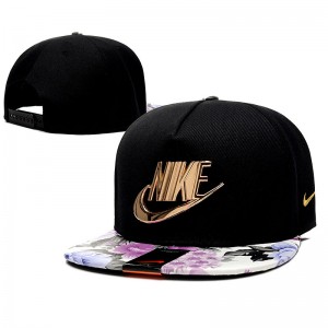 Кепка с прямым козырьком Nike flower Кепка с прямым козырьком Nike flower