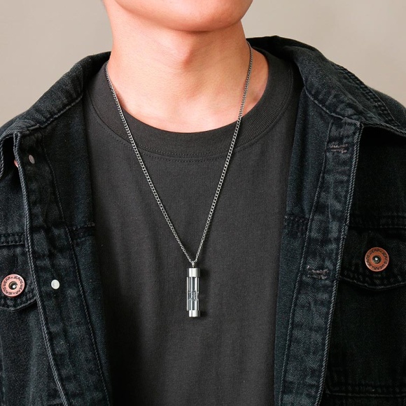 Кулон из стали песочные часы Воспоминания