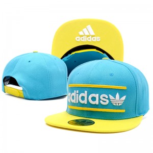 Кепка с прямым козырьком Adidas желто-голубого цвета Кепка с прямым козырьком Adidas желто-голубого цвета