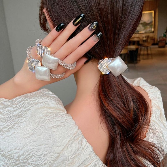 Резинка для волосся два квадратики