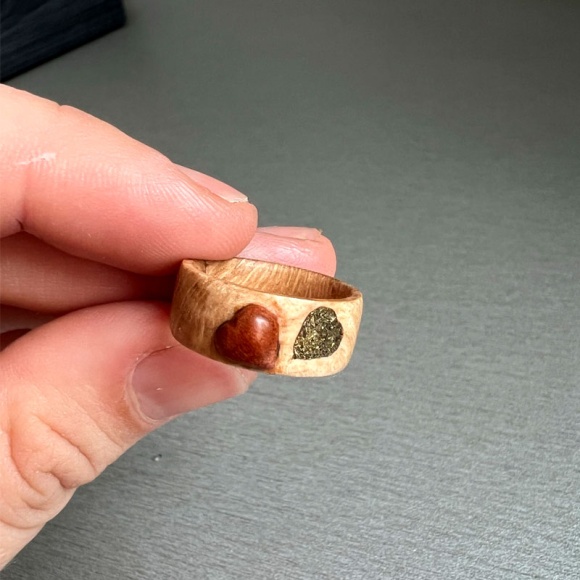 Кольцо из дерева дуб Сердце Кольцо из дерева дуб Сердце
