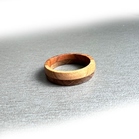 Кольцо из дерева Бруно