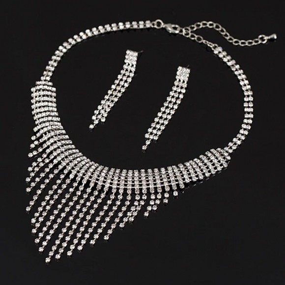 Набор украшений Вечерний шик: колье и серьги