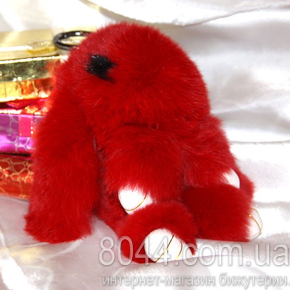 Брелок кролик с ресничками из меха шиншиллы красного цвета 20 см