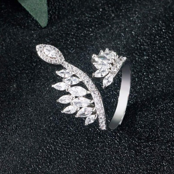 Незамкнутое кольцо Элитион