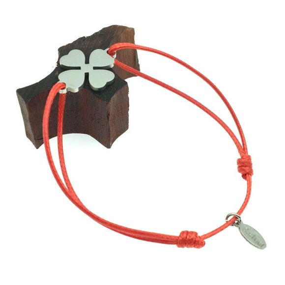 Браслет красная нить с подвеской Клевер Браслет красная нить с подвеской Клевер
