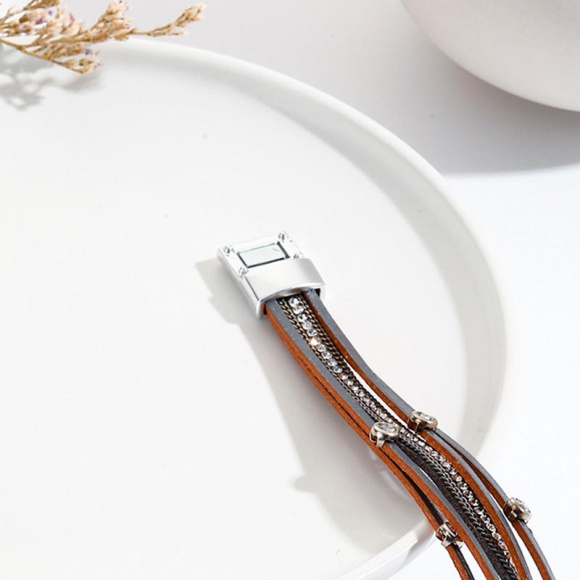 Сріблястий жіночий шкіряний браслет Келлі сірий