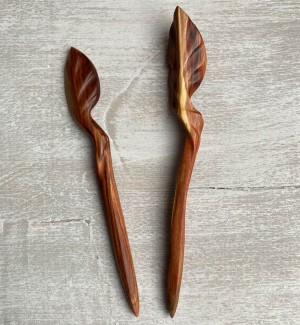 Деревянная шпилька из сливы Лист