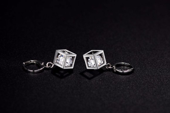 Набір прикрас: кулон і сережки Набір прикрас: кулон і сережки