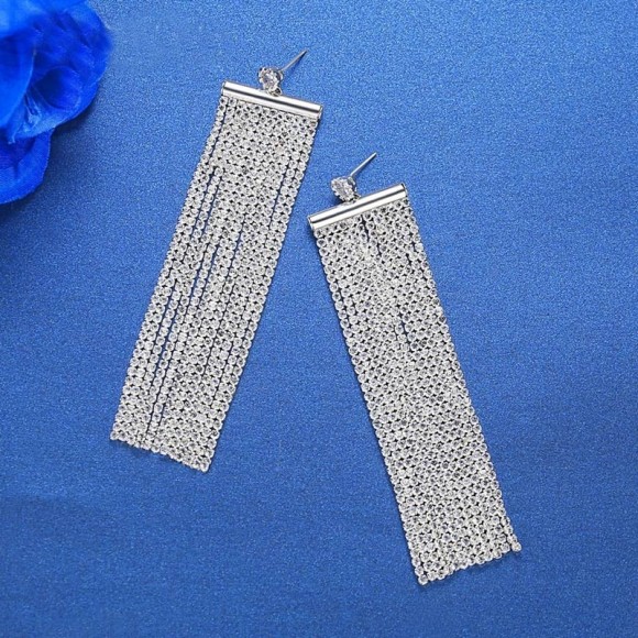 Вечерние длинные серьги с кристаллами Бахрома Вечерние длинные серьги с кристаллами Бахрома