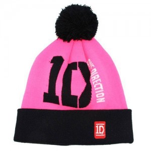 Шапка One Direction ярко розовая с помпоном Шапка One Direction ярко розовая с помпоном