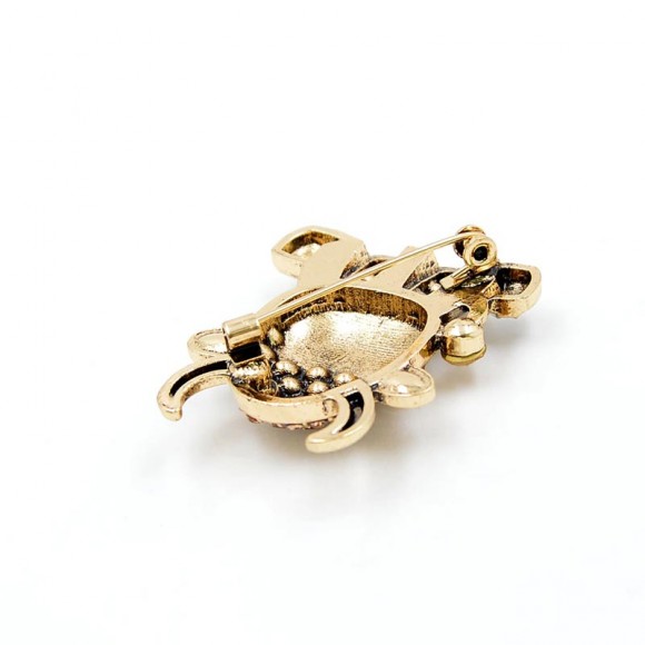 Брош Бик. Символ 2021 року