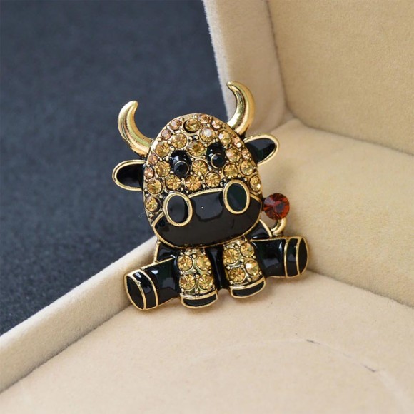 Брош Бик. Символ 2021 року