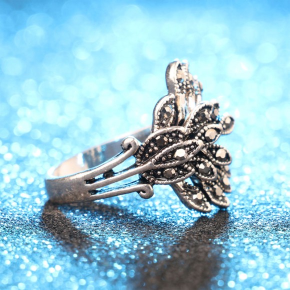 Кольцо Веточка с марказитами Кольцо Веточка с марказитами