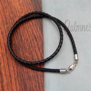 Коричневый шнурок на шею из натуральной кожи плетенный карабин Коричневый шнурок на шею из натуральной кожи плетенный карабин