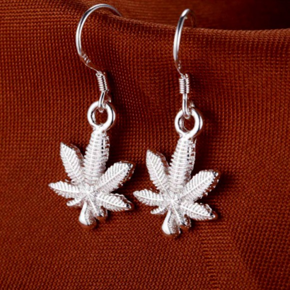 Серьги подвески Конопля посеребренные Серьги подвески Конопля посеребренные