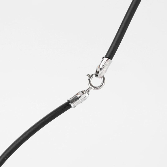 Шнурок на шею из каучука