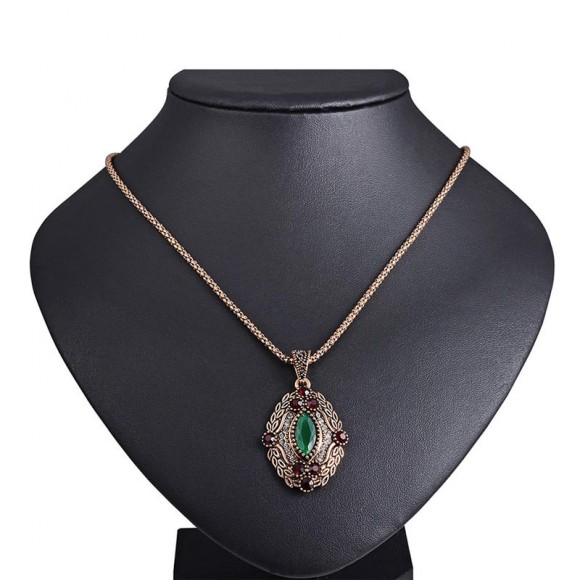 Набор украшений Мелек: кулон, серьги