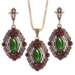 Набор украшений Мелек: кулон, серьги Набор украшений Мелек: кулон, серьги