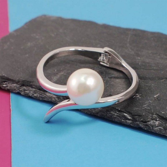 Металлический браслет Крупные жемчужные бусины Металлический браслет Крупные жемчужные бусины