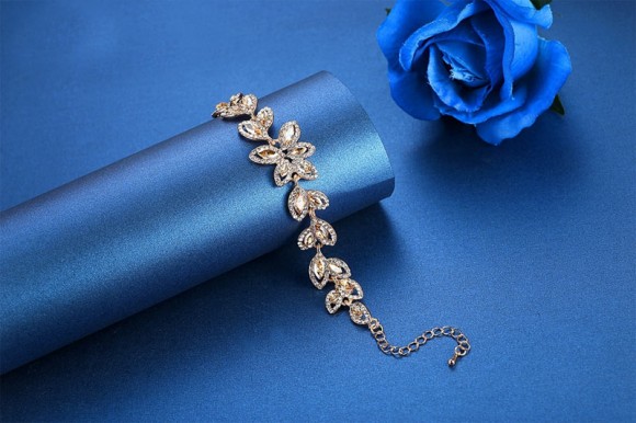 Набір прикрас Кристальний лист: сережки та браслет