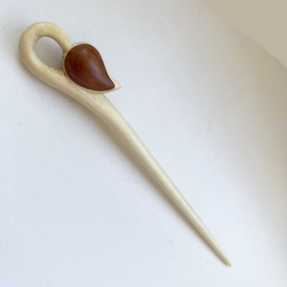 Шпилька для волосся з дерева Тюльпан Шпилька для волосся з дерева Тюльпан