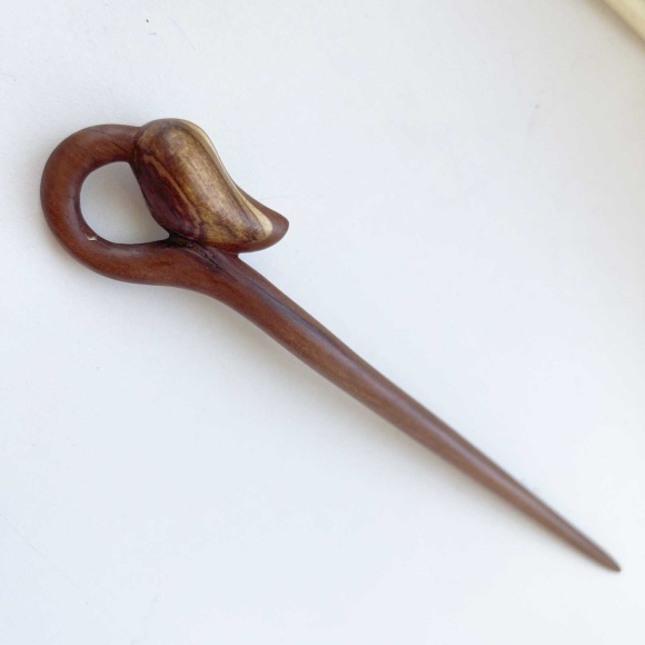 Шпилька для волосся з дерева Тюльпан Шпилька для волосся з дерева Тюльпан