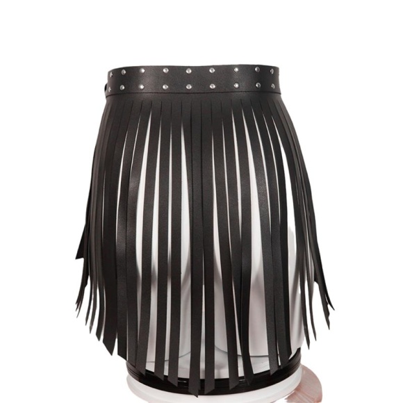 Кожаная юбка с бахромой