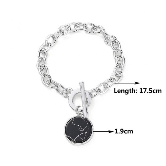 Жіночий браслет із круглим кулоном