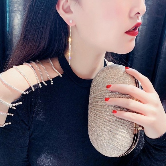 Довгі сережки Доріжка із кристалами Довгі сережки Доріжка із кристалами